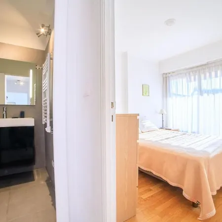公寓 Air-conditioned With Furnished Terrace Swimming Pool & A Parking 昂蒂布